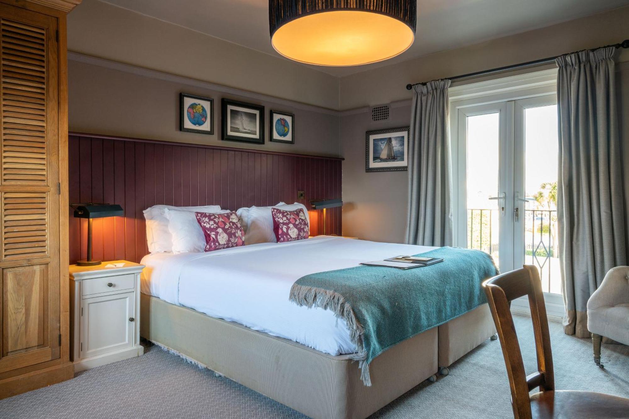 The Mayflower Lymington Exterior photo